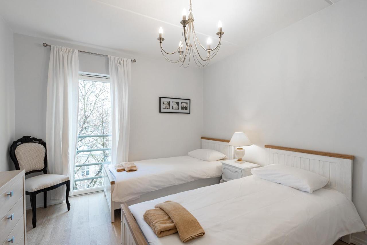 Airhome - Black&White Tallinn Luaran gambar