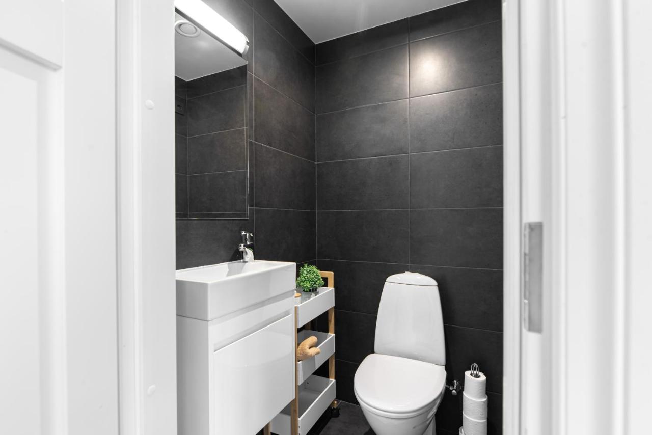Airhome - Black&White Tallinn Luaran gambar