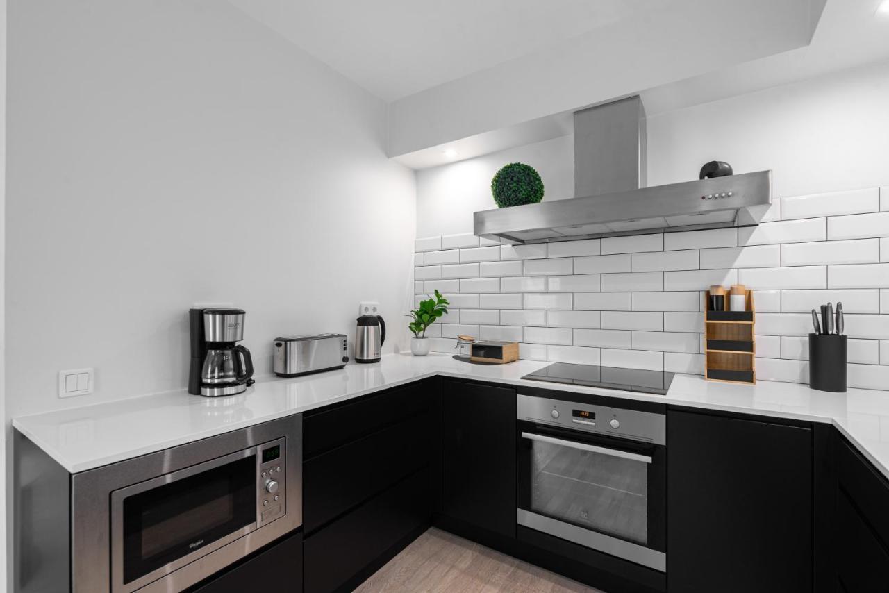 Airhome - Black&White Tallinn Luaran gambar