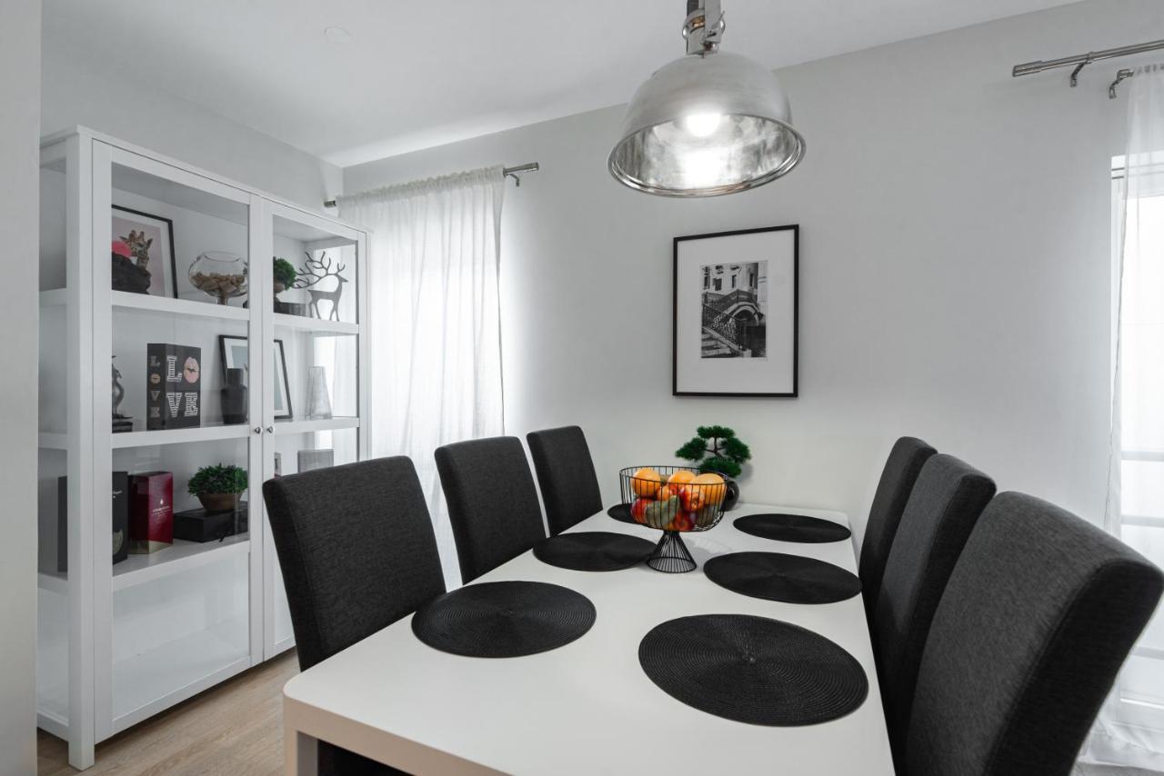 Airhome - Black&White Tallinn Luaran gambar